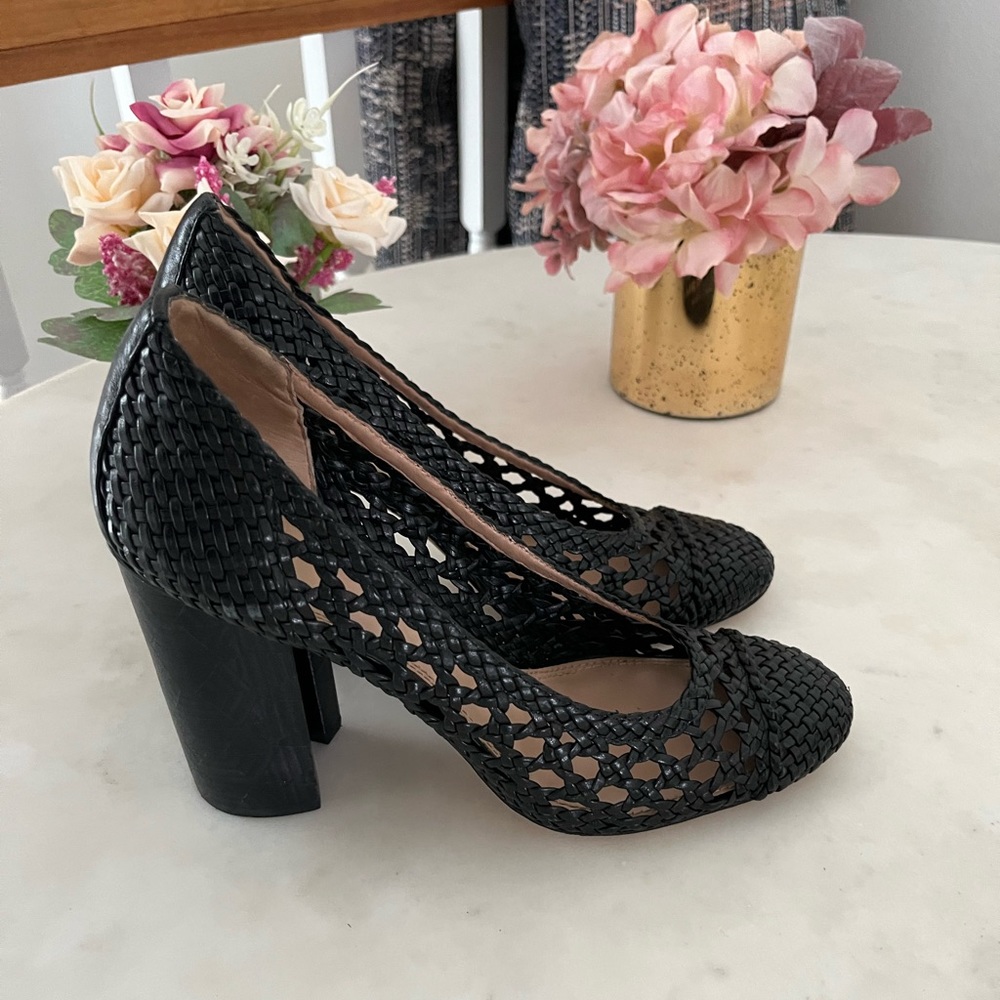 Tory Burch size 10 ( like new)